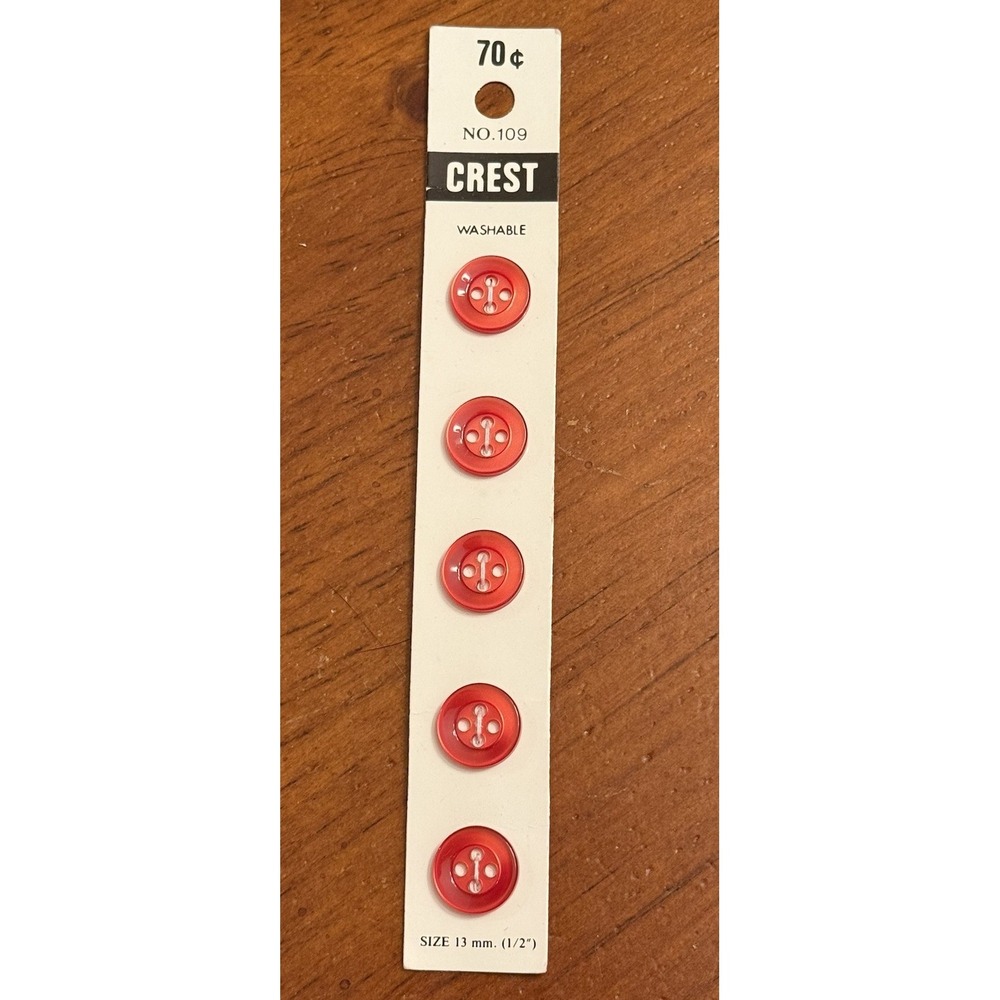 Vintage Crest Pacific Button Co #109 5 Count Buttons 1/2 Inch 13 mm Red Thailand